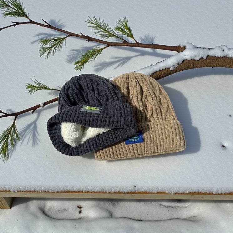 Unisex Fleece-Lined Cable-Knit Beanie