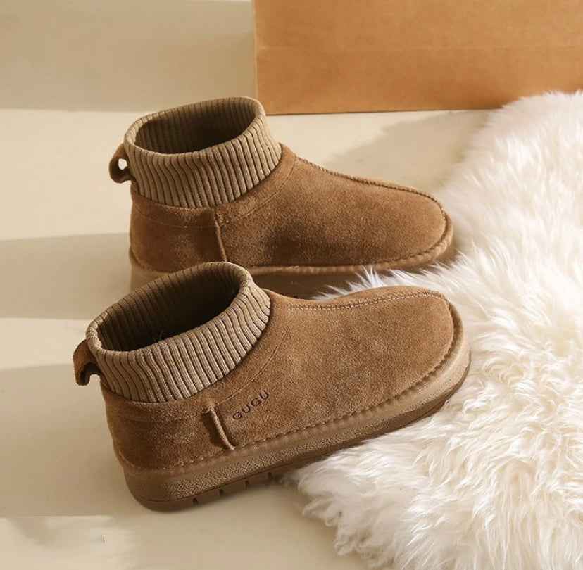 Knitted winter short boots